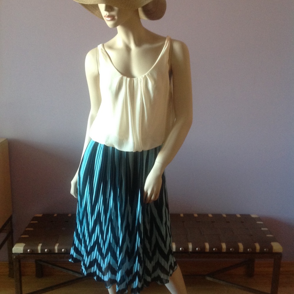 Summer Dress Lightweight Chevron Plisse Skirt S M